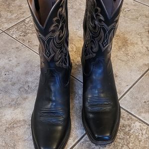 Ariat Women's Round Up Black Punchy Square Toe Western Boots